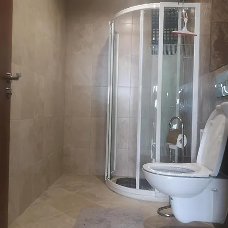 Queen's View App-9 Free Pool,parking, Fitness & Sea View *