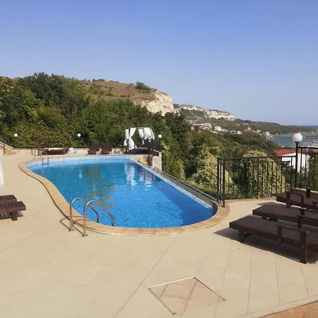 Queen's View App-9 Free Pool,parking, Fitness & Sea View