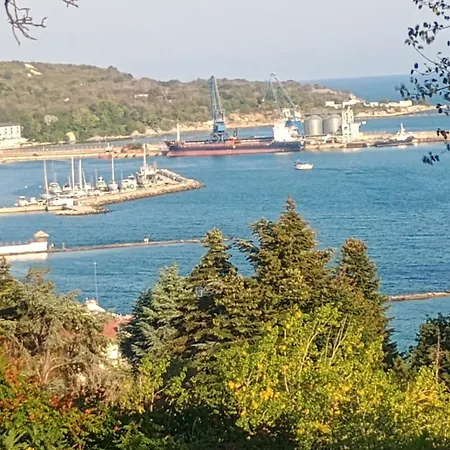 Queen's View App-9 Free Pool,parking, Fitness & Sea View Balchik