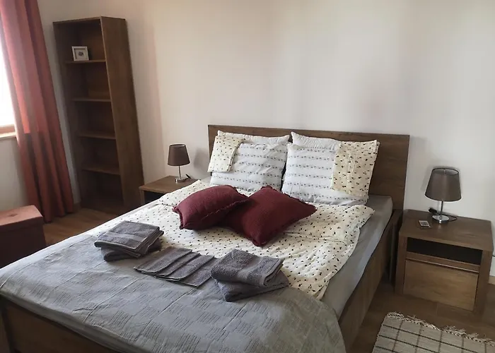 Queen's View App-9 Free Pool,parking, Fitness & Sea View Apartament